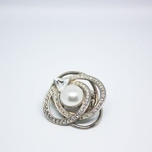 Chamilia charm with Swarovski crystals & pearl